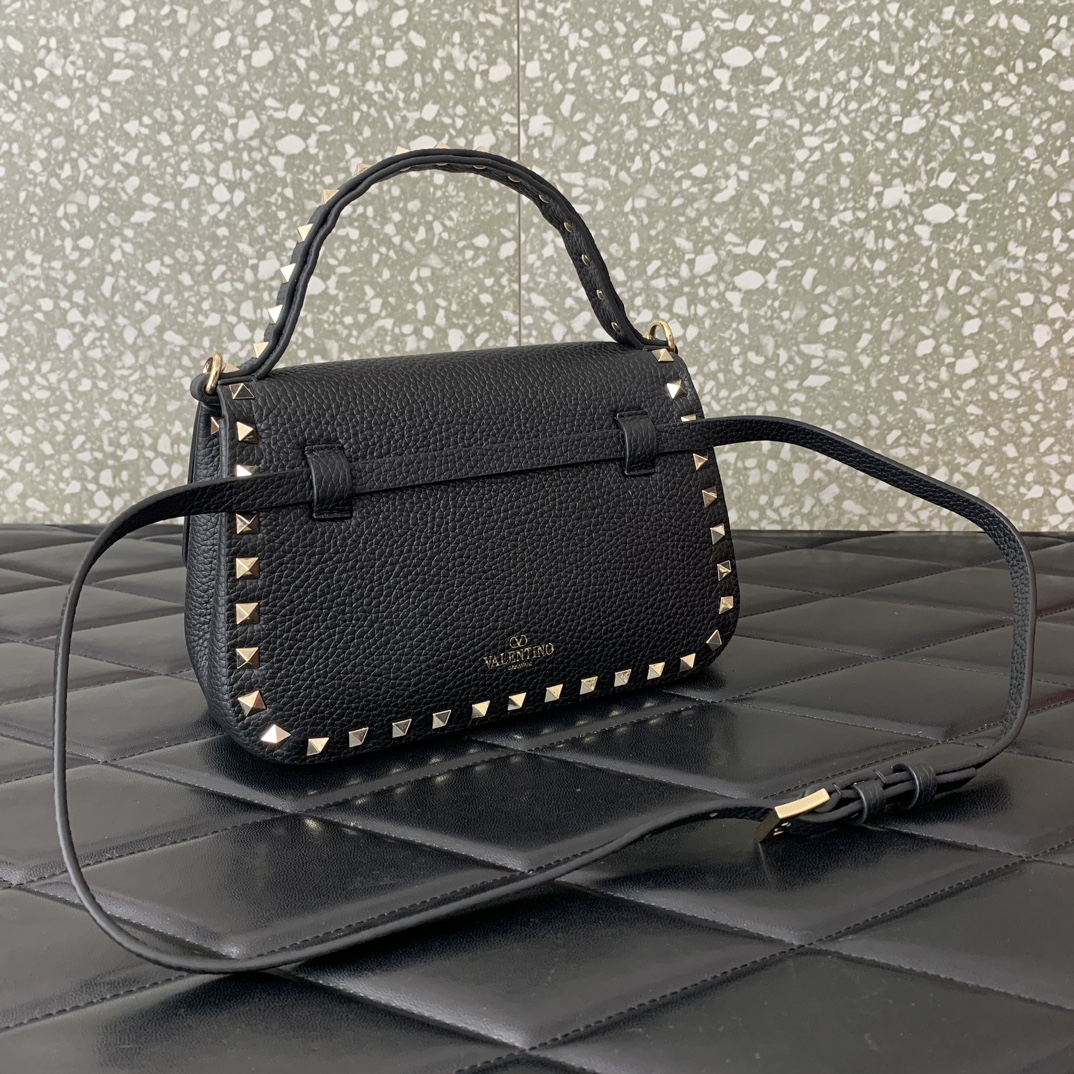 Valentino Garavani Rockstud Handbag Shoulder Bag in Black Grainy Calfskin